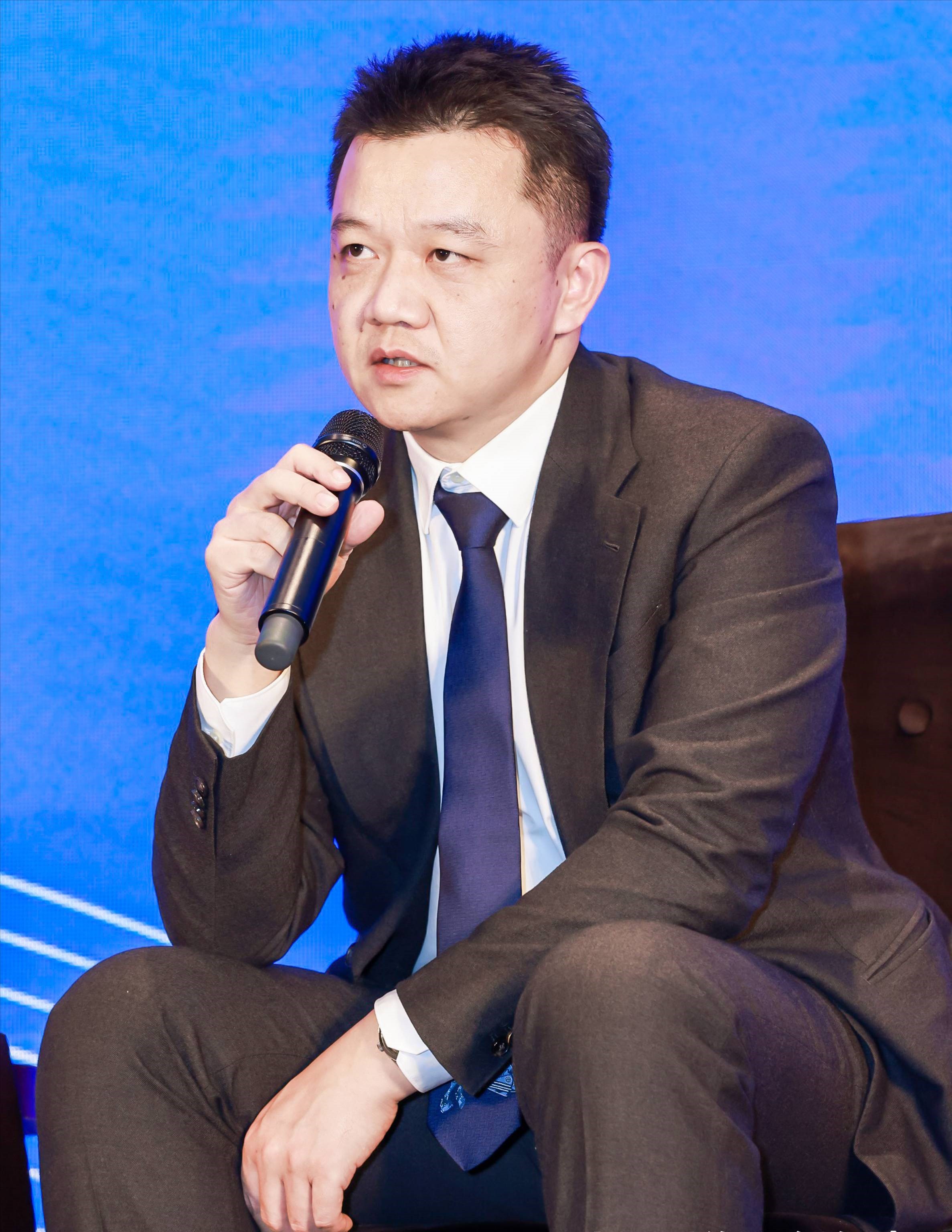 CEO's photo - Daniel Yu